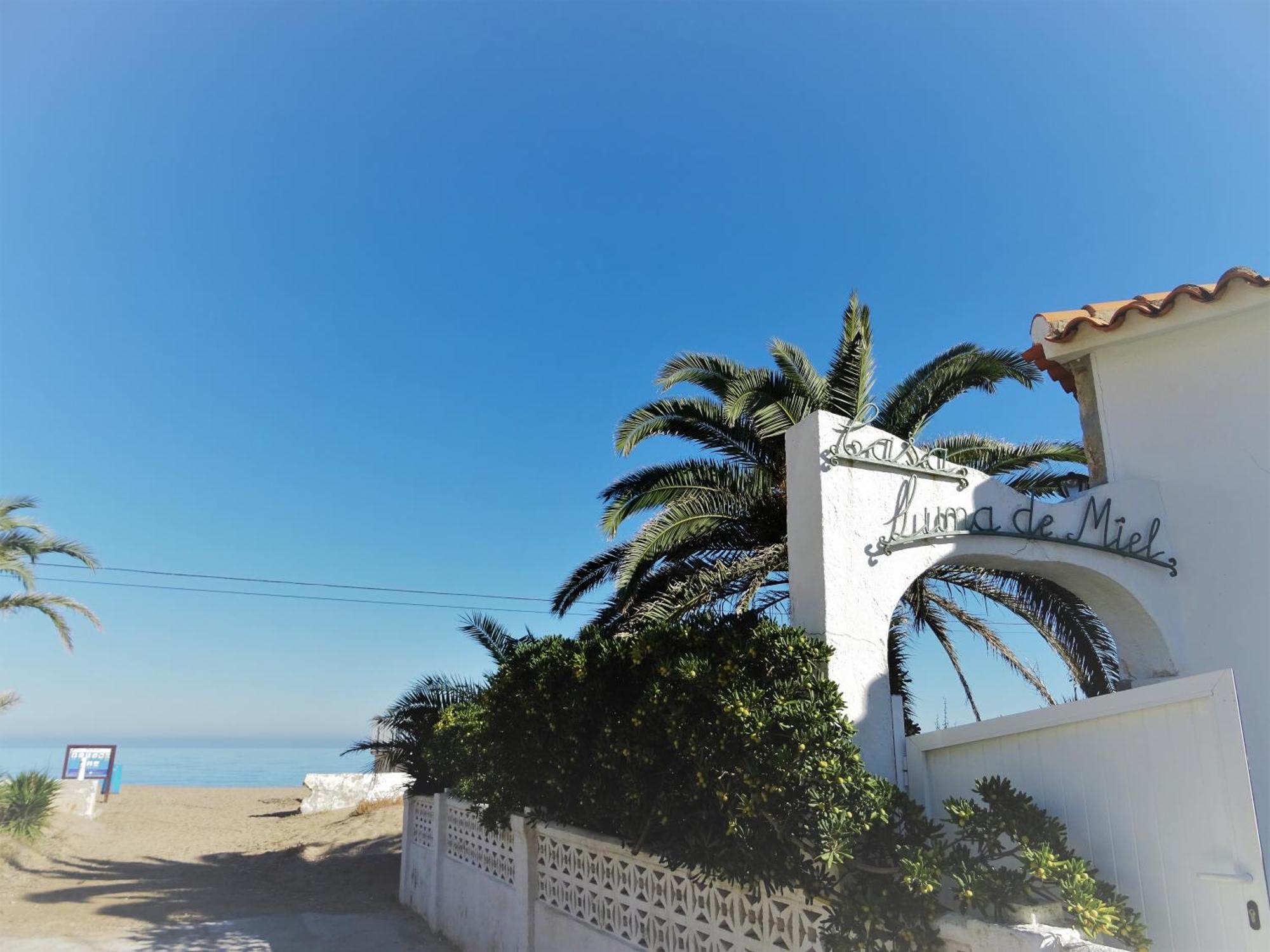 Villa At Seafront With Private Garden-655 德尼亚 外观 照片
